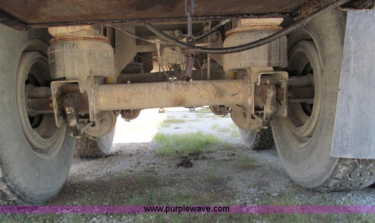 image for item E2096 2002 Ledwell 40' dry bulk trailer