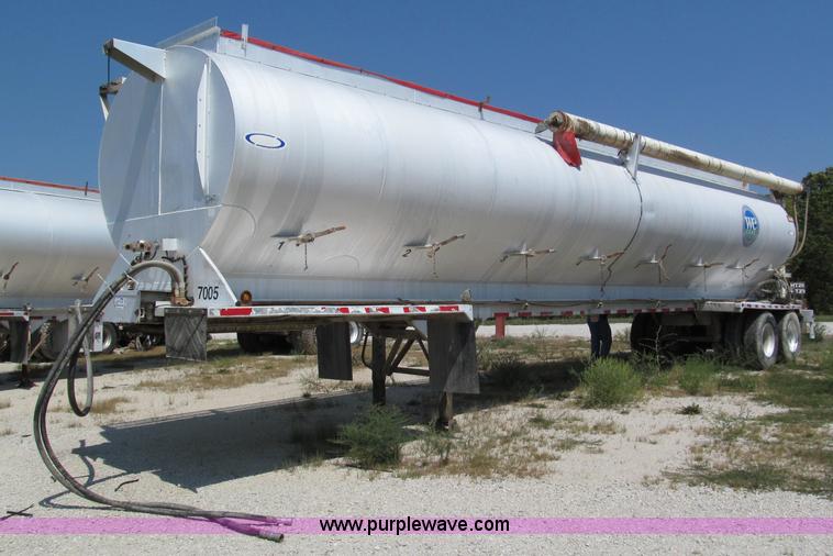 image for item E2097 1999 Ledwell 40' dry bulk trailer