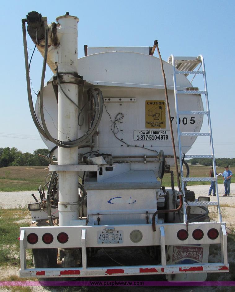 image for item E2097 1999 Ledwell 40' dry bulk trailer