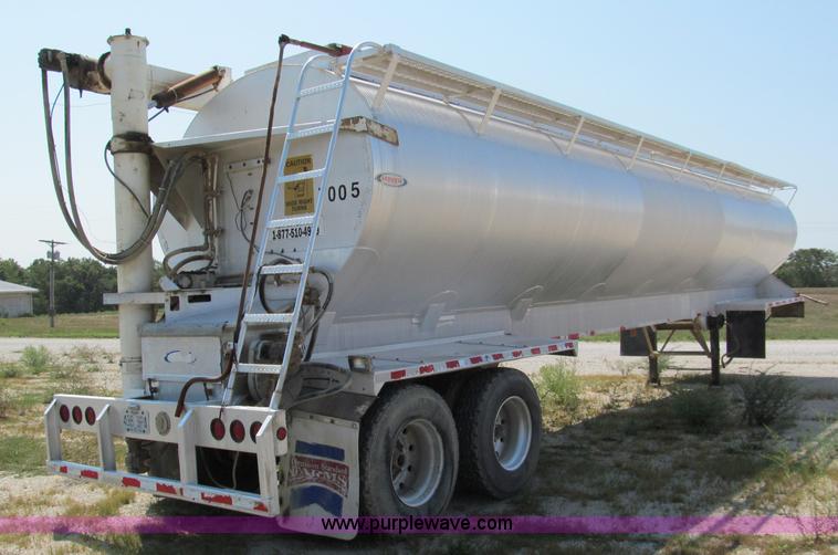 image for item E2097 1999 Ledwell 40' dry bulk trailer