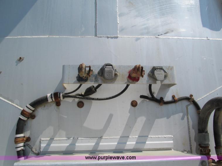 image for item E2097 1999 Ledwell 40' dry bulk trailer