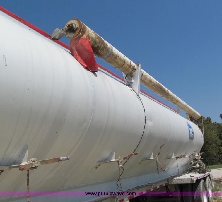 image for item E2097 1999 Ledwell 40' dry bulk trailer