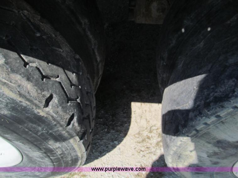 image for item E2097 1999 Ledwell 40' dry bulk trailer