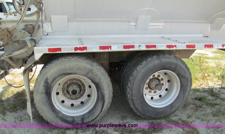 image for item E2097 1999 Ledwell 40' dry bulk trailer