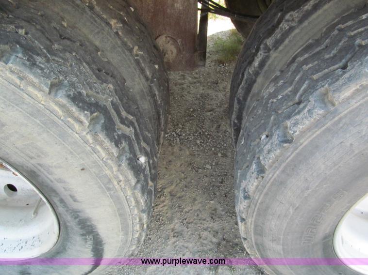 image for item E2097 1999 Ledwell 40' dry bulk trailer