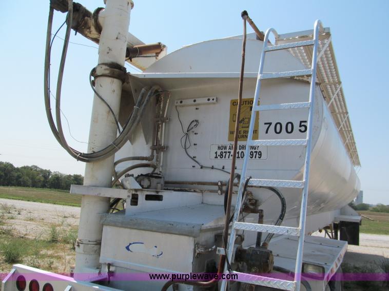 image for item E2097 1999 Ledwell 40' dry bulk trailer