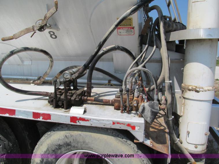 image for item E2097 1999 Ledwell 40' dry bulk trailer