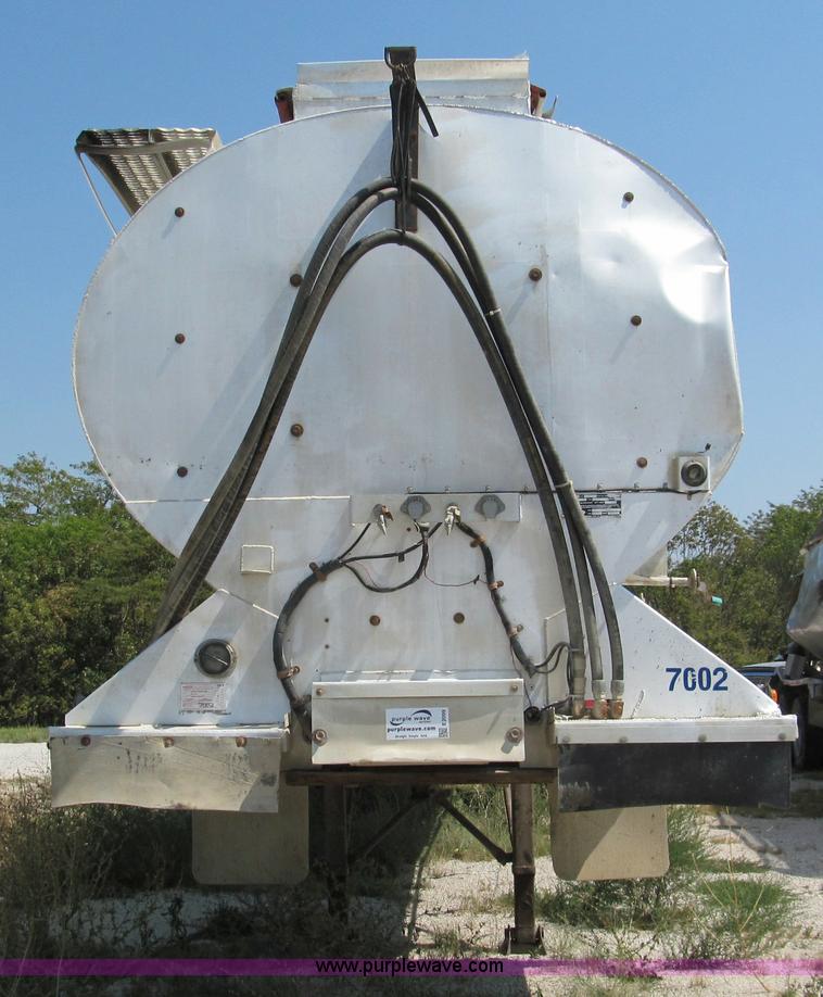 image for item E2099 1998 Ledwell 40' dry bulk trailer