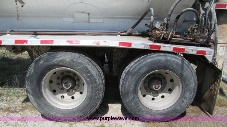 image for item E2099 1998 Ledwell 40' dry bulk trailer