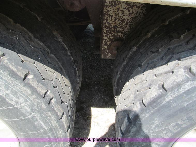 image for item E2099 1998 Ledwell 40' dry bulk trailer