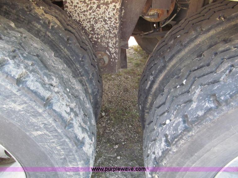 image for item E2099 1998 Ledwell 40' dry bulk trailer