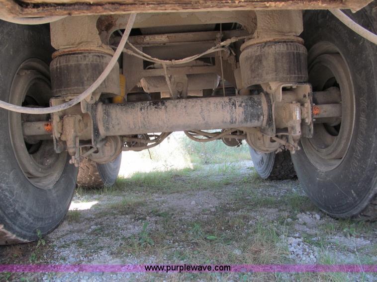 image for item E2099 1998 Ledwell 40' dry bulk trailer