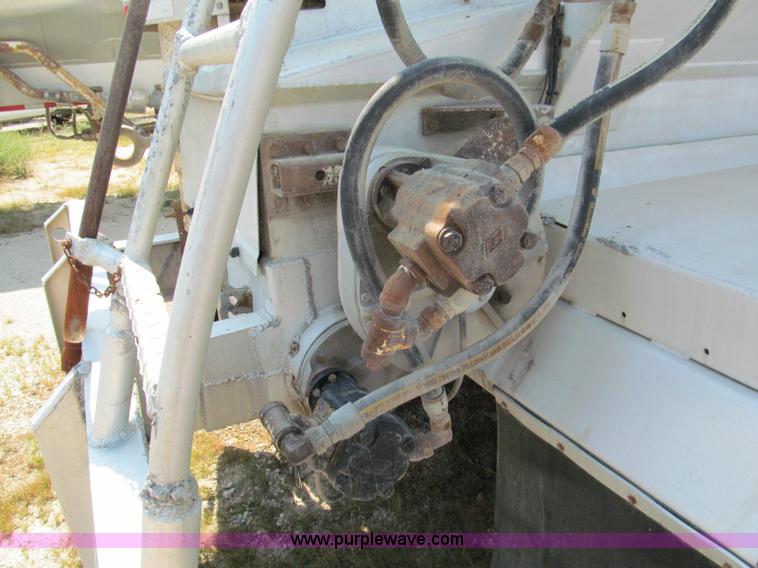 image for item E2099 1998 Ledwell 40' dry bulk trailer