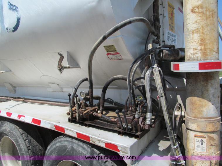 image for item E2099 1998 Ledwell 40' dry bulk trailer