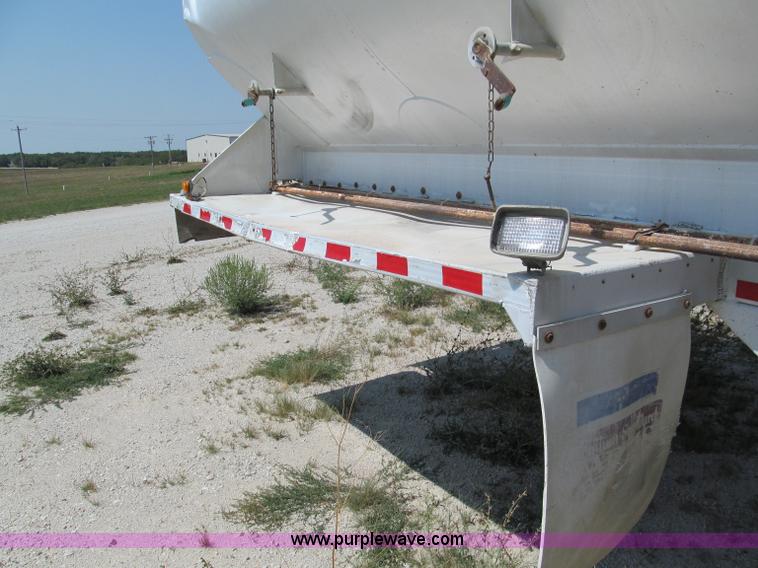 image for item E2099 1998 Ledwell 40' dry bulk trailer