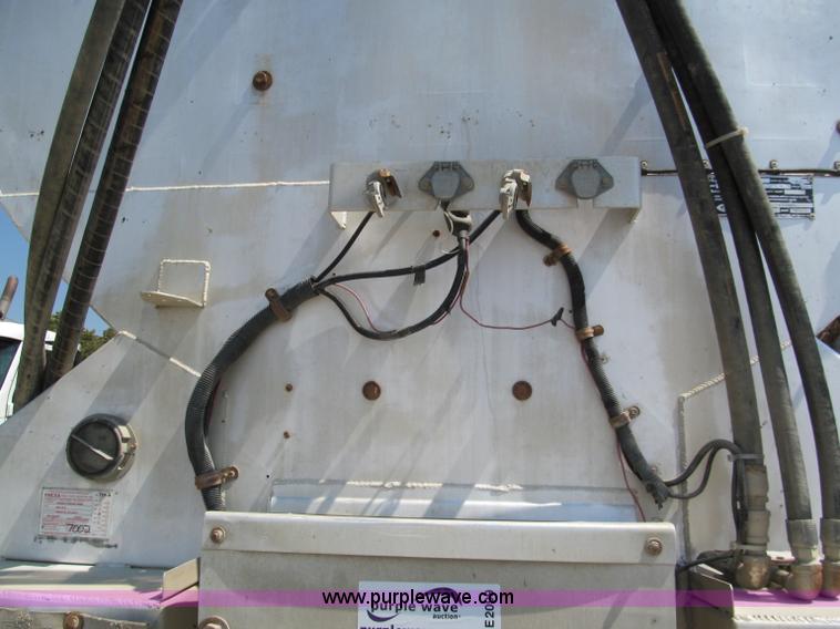 image for item E2099 1998 Ledwell 40' dry bulk trailer