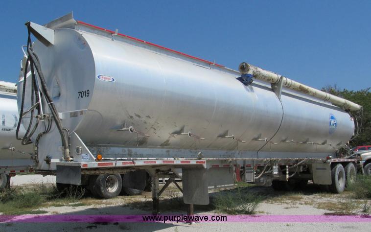 image for item E2100 2007 Ledwell 40' dry bulk trailer