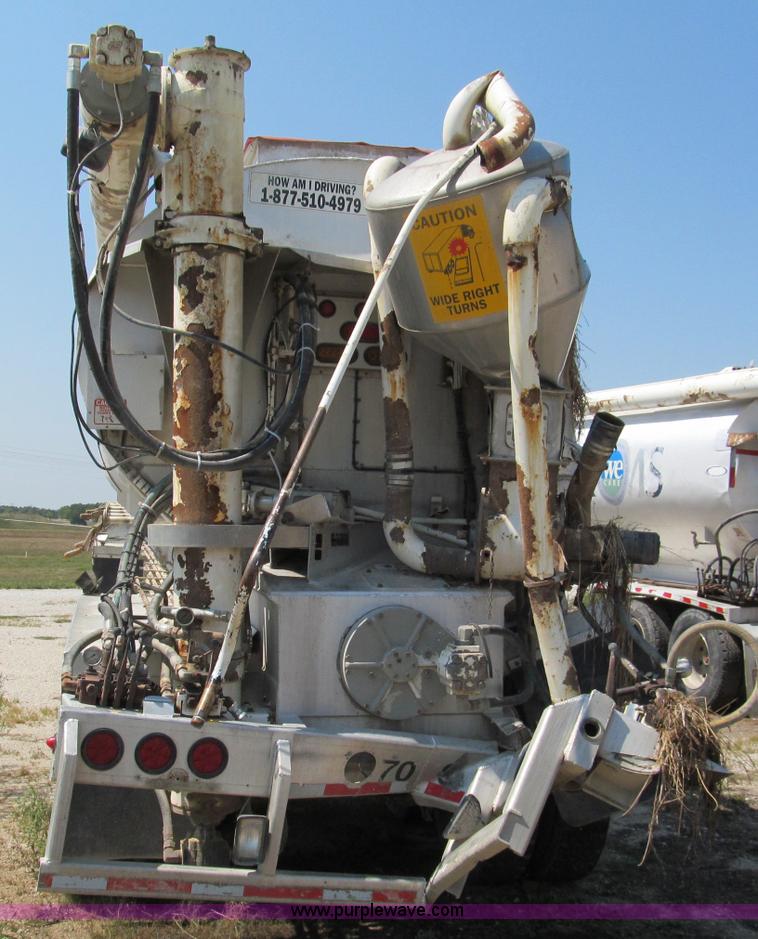 image for item E2100 2007 Ledwell 40' dry bulk trailer