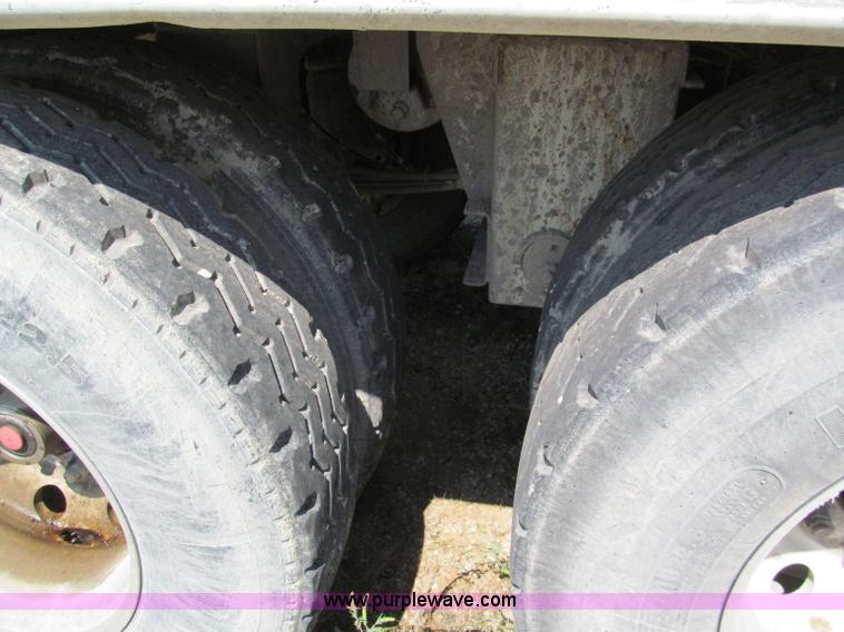 image for item E2100 2007 Ledwell 40' dry bulk trailer