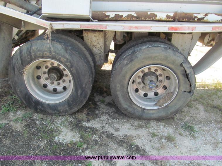 image for item E2100 2007 Ledwell 40' dry bulk trailer