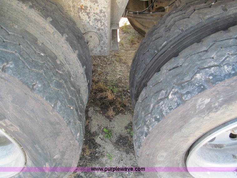 image for item E2100 2007 Ledwell 40' dry bulk trailer