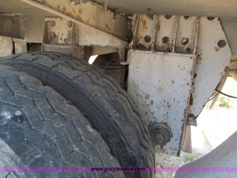 image for item E2100 2007 Ledwell 40' dry bulk trailer