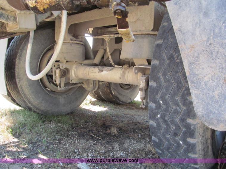 image for item E2100 2007 Ledwell 40' dry bulk trailer