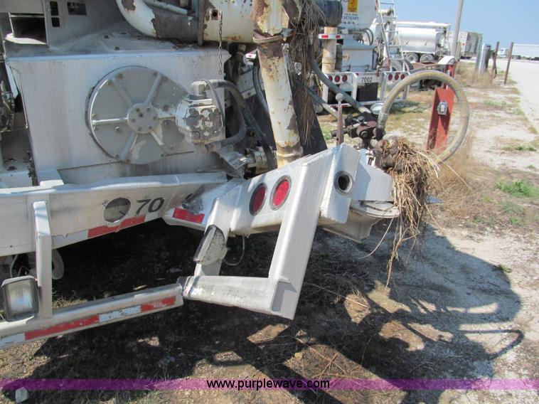 image for item E2100 2007 Ledwell 40' dry bulk trailer