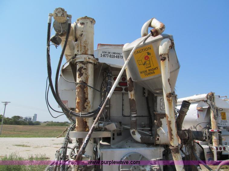 image for item E2100 2007 Ledwell 40' dry bulk trailer