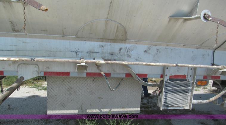 image for item E2100 2007 Ledwell 40' dry bulk trailer