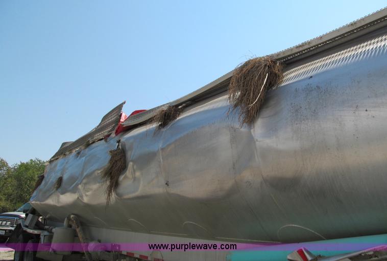 image for item E2100 2007 Ledwell 40' dry bulk trailer