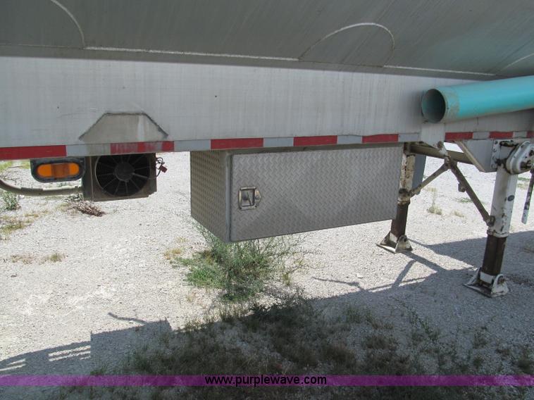 image for item E2100 2007 Ledwell 40' dry bulk trailer