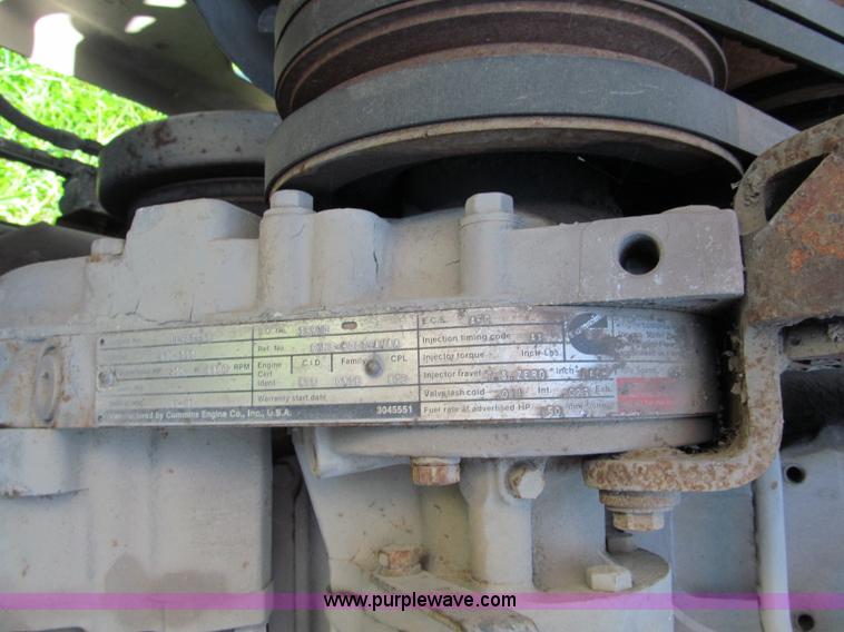 image for item E2166 1987 Ford L9000 semi truck