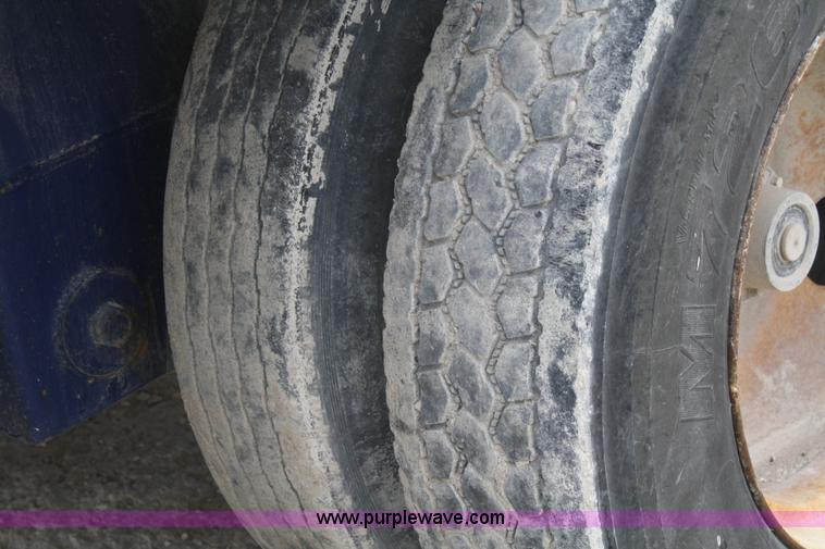 image for item F2637 1985 Dorsey 45' flatbed trailer