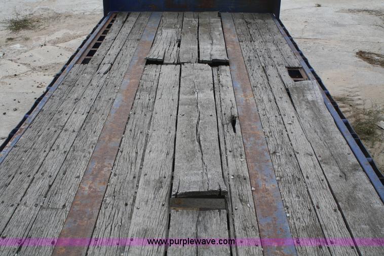 image for item F2637 1985 Dorsey 45' flatbed trailer