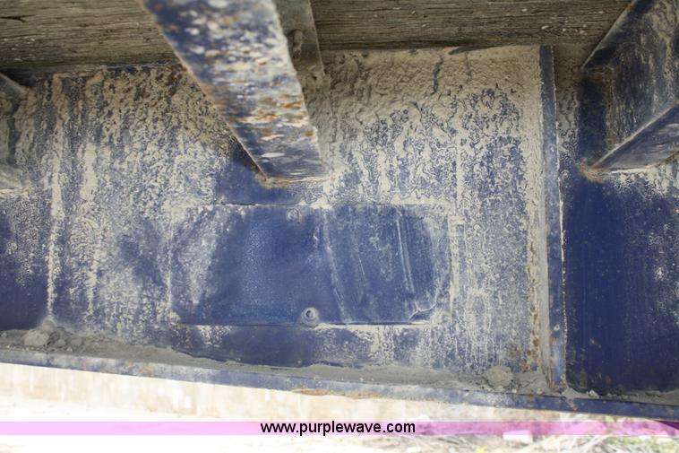 image for item F2637 1985 Dorsey 45' flatbed trailer