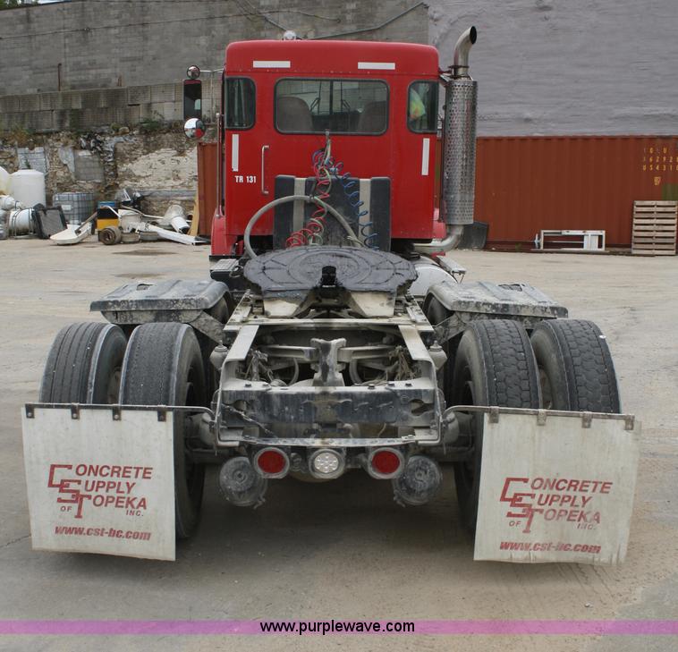 image for item F2639 2001 Kenworth T800B semi truck