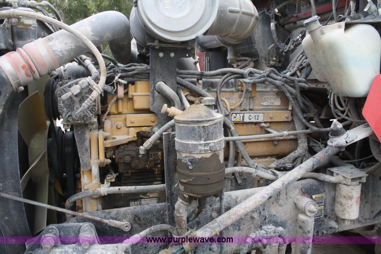 image for item F2639 2001 Kenworth T800B semi truck