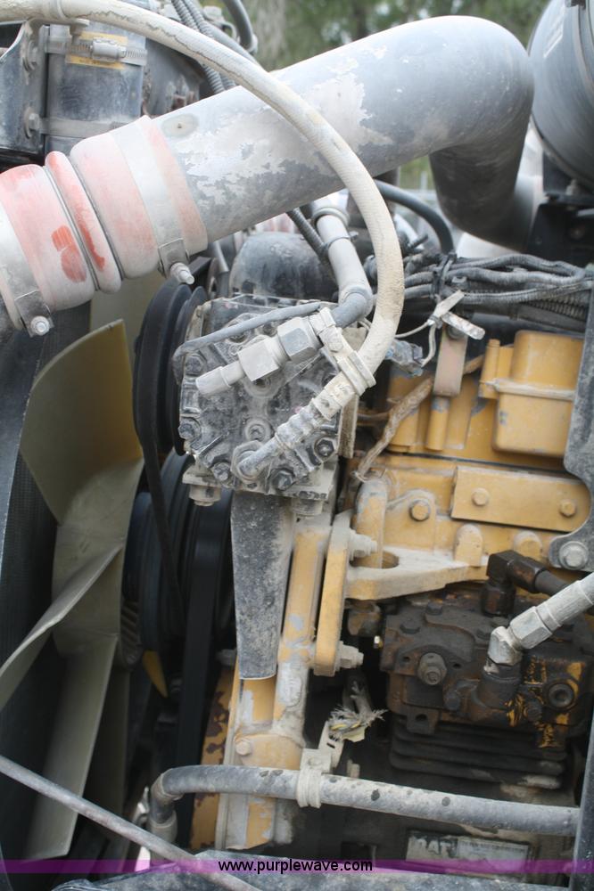 image for item F2639 2001 Kenworth T800B semi truck