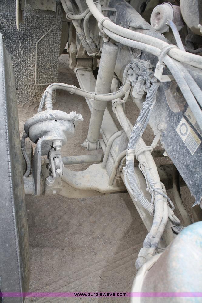 image for item F2639 2001 Kenworth T800B semi truck