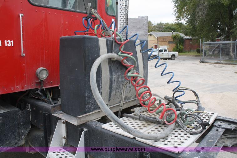 image for item F2639 2001 Kenworth T800B semi truck