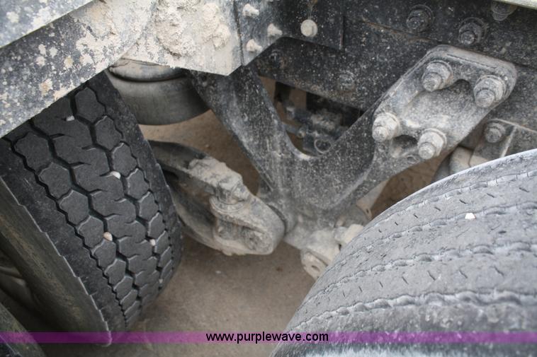 image for item F2639 2001 Kenworth T800B semi truck