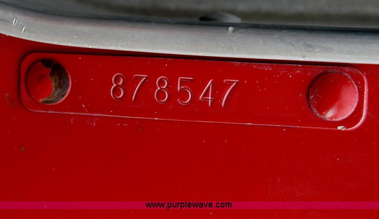 image for item F2639 2001 Kenworth T800B semi truck