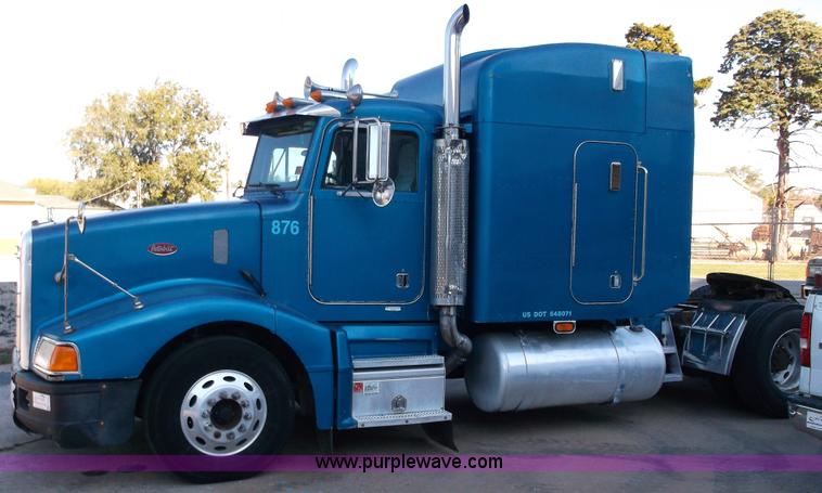 image for item F3028 1998 Peterbilt 377 semi truck