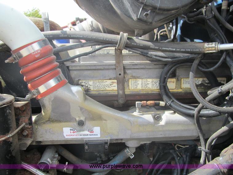 image for item F3028 1998 Peterbilt 377 semi truck