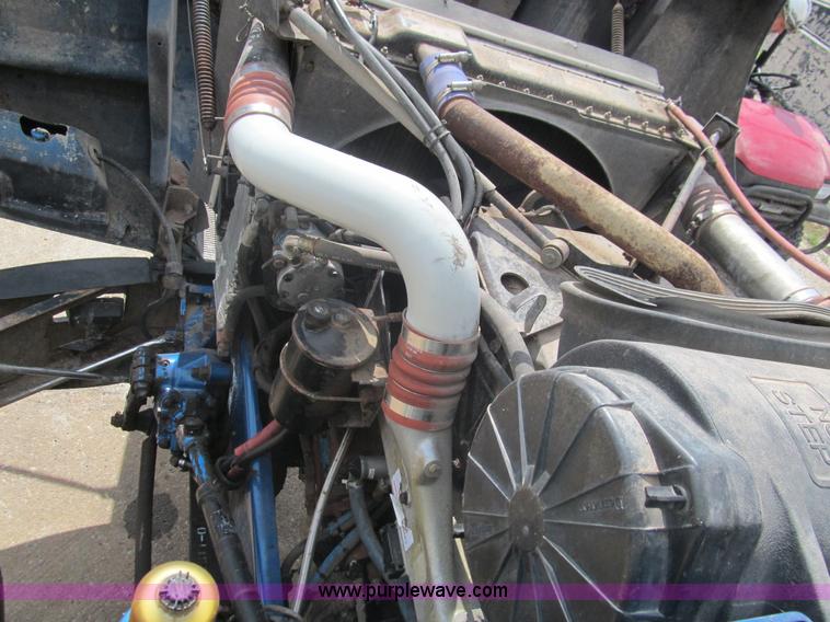 image for item F3028 1998 Peterbilt 377 semi truck