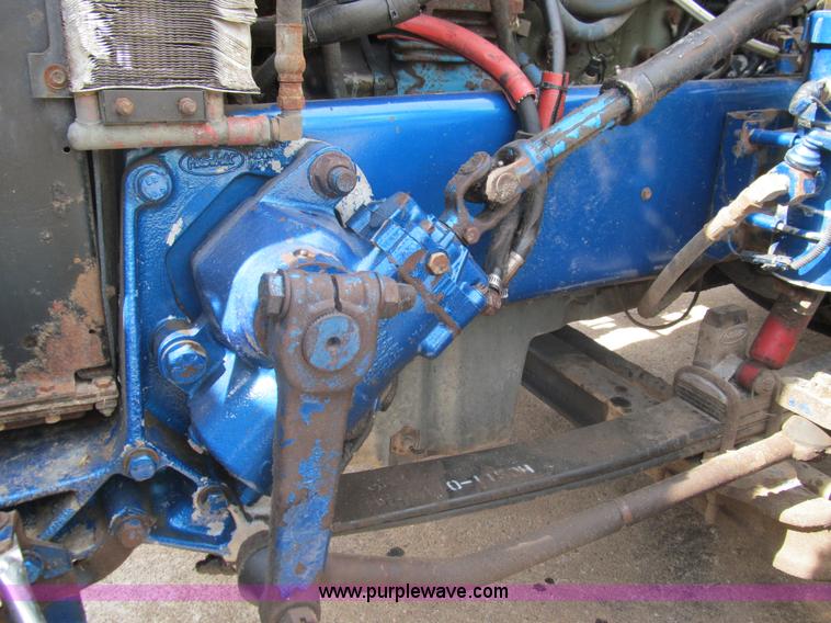 image for item F3028 1998 Peterbilt 377 semi truck