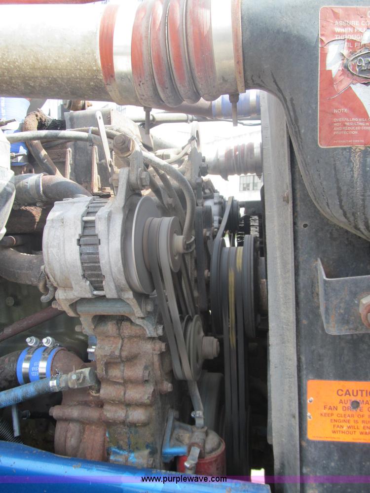 image for item F3028 1998 Peterbilt 377 semi truck