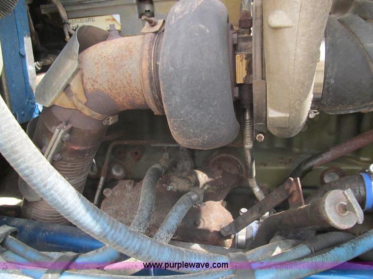 image for item F3028 1998 Peterbilt 377 semi truck