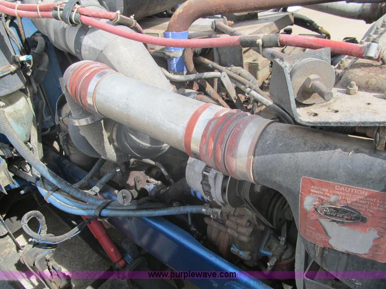 image for item F3028 1998 Peterbilt 377 semi truck